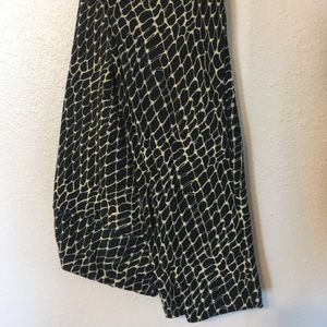 OS leggings, black and cream snakeskin patterned